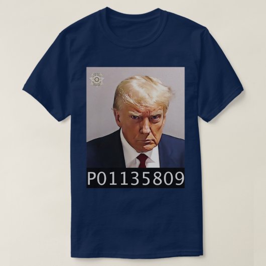 被収容者P01135809マグショット Tシャツ (デザイン正面)
