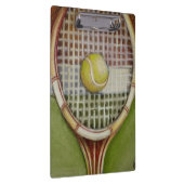 裁判所に置く球が付いているテニスラケット クリップボード (右)