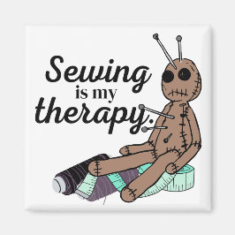 裁縫は私のセラピー!ブードゥー人形 マグネット