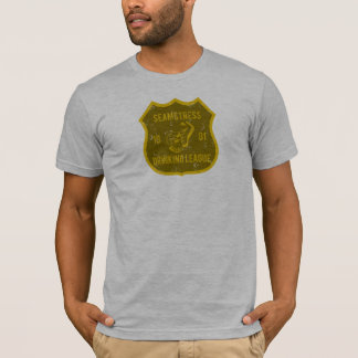 裁縫婦の飲むリーグ Tシャツ