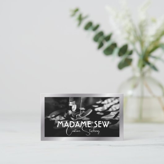 裁縫機および布帛 名刺 (スタンド正面)