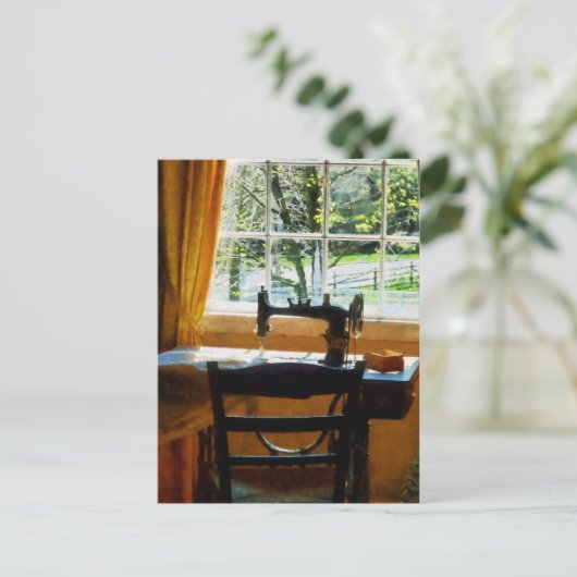 裁縫機械（窓） ポストカード (スタンド正面)