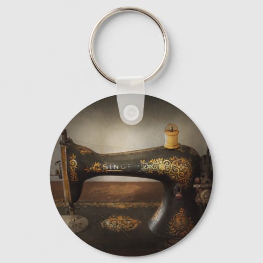 裁縫 – 歌を歌う キーホルダー (正面)