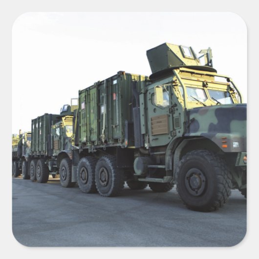 装甲トラックはモレヘッドシティの桟橋に座る スクエアシール (正面)