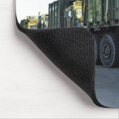 装甲トラックはモレヘッドシティの桟橋に座る マウスパッド (コーナー)