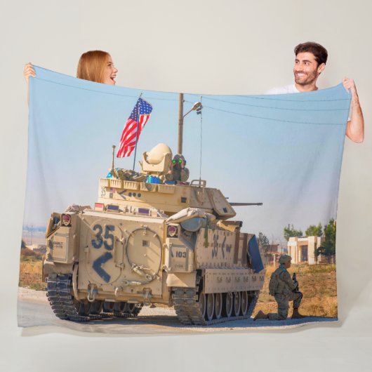 装甲人員輸送機 – M2 Bradley フリースブランケット (インサイチュ)