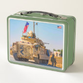 装甲人員輸送機 – M2 Bradley メタルランチボックス (裏面)