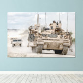 装甲人員輸送船 – M2 Bradley 40x60 キャンバスプリント (インサイチュ (ウッドフロア))