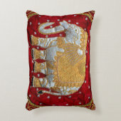 装飾されたインドゾウの赤および金ゴールド アクセントクッション (正面(垂直))