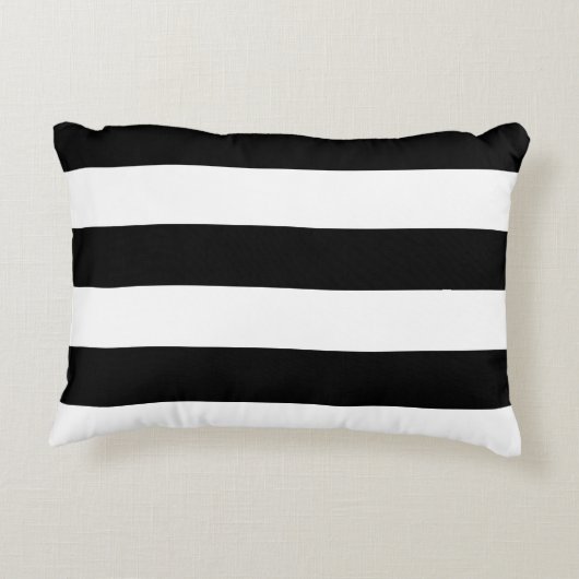 装飾ストライプの白黒のストライプパターン アクセントクッション (裏面)