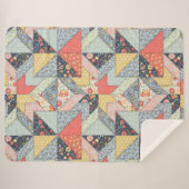 装飾パッチワークの模様と色の配列 シェルパブランケット (正面(横))