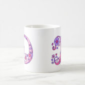 装飾モノグラムDハート&フラワーピンクのマグカップ コーヒーマグカップ (中央)