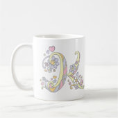 装飾モノグラムKハートと花マグカップ コーヒーマグカップ (左)