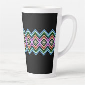 装飾模様の黒 カフェラテマグ (右)