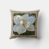 装飾用クッションとホワイトマグノリア クッション (裏面)