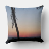 装飾用クッションにカラフルある熱帯の夕日 クッション (裏面)