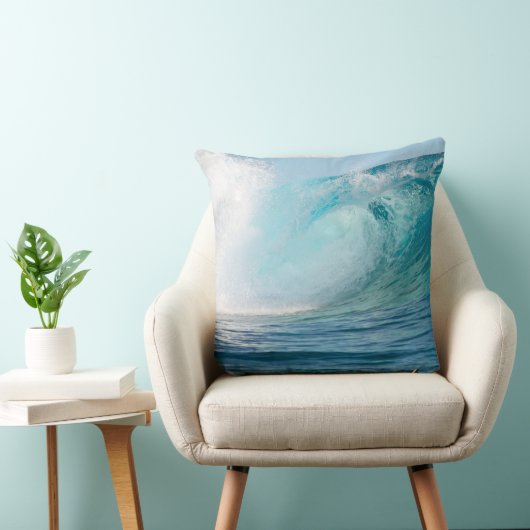 装飾用クッションを壊す太平洋の大きい波 クッション (椅子)