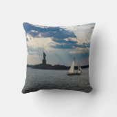 装飾用クッションニューヨーク港の自由の女神 クッション (裏面)