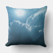 装飾用クッション – 雲を通して劇的な日光 クッション (正面)