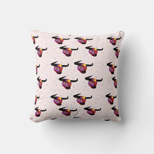 装飾的なブルヘッド クッション (正面)