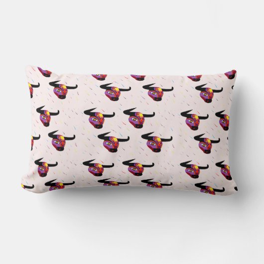 装飾的なブルヘッド ランバークッション (正面)