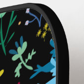 装飾的なヴィンテージスカンジナビアの花の黒 ピックルボールラケット (左詳細)