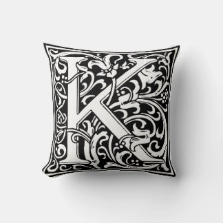 装飾的な手紙のイニシャル"K" クッション