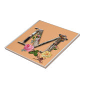 装飾的な手紙のイニシャル"M" タイル (側面)