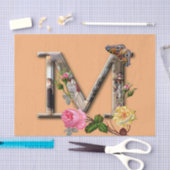 装飾的な手紙のイニシャル"M" 薄葉紙 (クラフト)