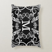 装飾的な白黒のカスタムなモノグラム アクセントクッション (正面(垂直))