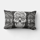 装飾的な砂糖のスカルの白黒のゴシック様式グランジ ランバークッション (裏面)