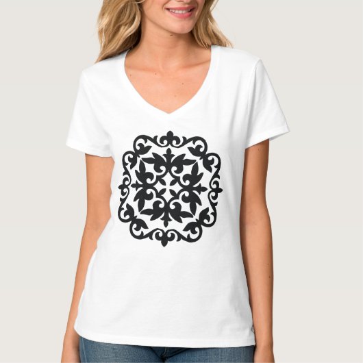 装飾的な花のデザイン Tシャツ (正面)