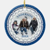 装飾的な青いプレートパーソナライズされたの写真クリスマス セラミックオーナメント (裏面)