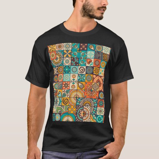 装飾要素：ヴィンテージ手書きパターン Tシャツ (正面)