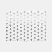 装飾銀灰色ホワイトダイヤモンドパターン フリースブランケット (正面(横))