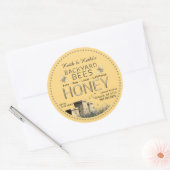 裏庭のミツバチが黄色い上でじんまりとしたミツバチ ラウンドシール (封筒)