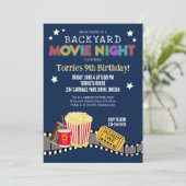 裏庭の映画の夜の誕生日パーティーの招待状 招待状 (スタンド正面)