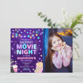 裏庭の映画鑑賞会の夜 写真付き誕生日招待状 招待状 (スタンド正面)