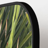 裏庭ガーデンクローズアップ屋外自然写真 ピックルボールラケット (左詳細)