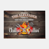 裏庭パーソナライズされたチリンとグリリンのパティオ ドアマット (正面)