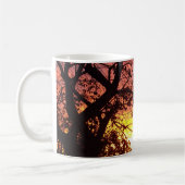 裸木カラフルの間の夕日 コーヒーマグカップ (左)