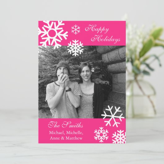 複数の雪片クリスマスフォトカードホットピンク シーズンカード (スタンド正面)