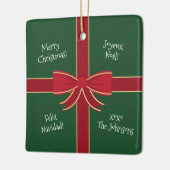 複数言語メリークリスマスレッドとグリーン セラミックオーナメント (左)