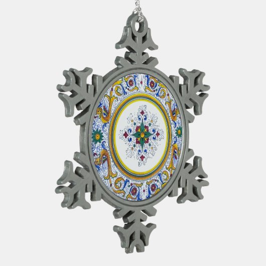 複雑なデルタのモチーフフローラ渦巻模様 スノーフレークピューターオーナメント (左)