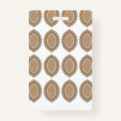 複雑な幾何学的なモティを持つ長方形の敷物 バッジ (裏面)