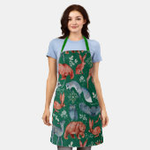 複雑な森の動物模様 エプロン (着用した状態)