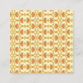 複雑な模様の黄色と白の背景 予約カード (裏面)