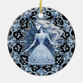 複雑な雪の結晶に囲まれた曇りプリンセス セラミックオーナメント (裏面)