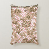 複雑な黄金のパを特徴とするサンゴ織物デザイン アクセントクッション (正面(垂直))