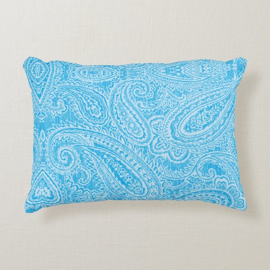 複雑鮮やかな模様を織り込んだ青い織物 アクセントクッション (正面)